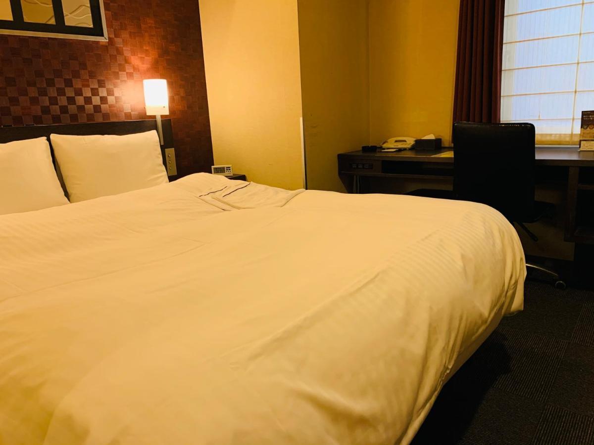 名古屋荣微笑酒店 3*